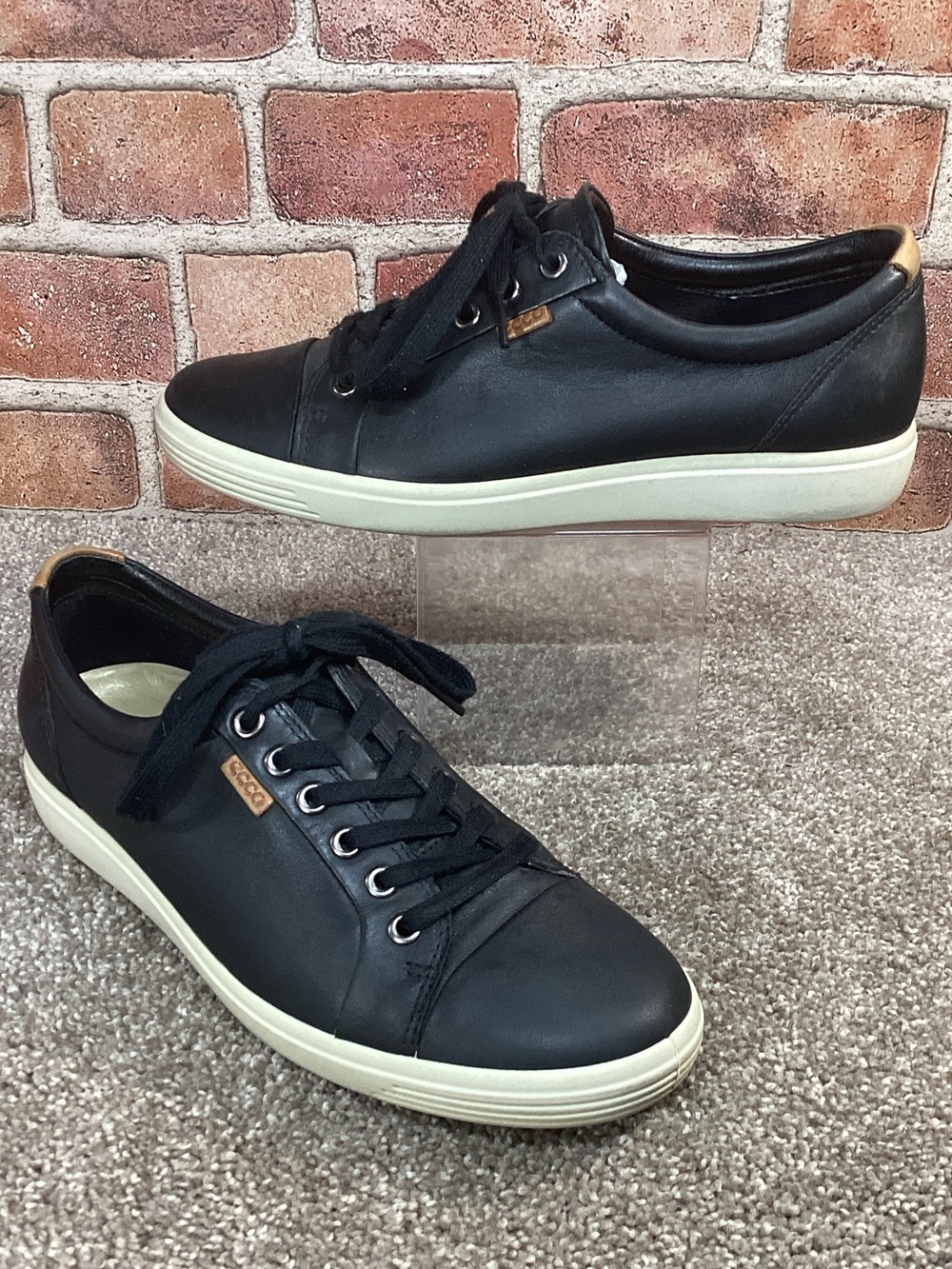 Ecco  soft 7:Black Leather Low-Profile Lace-Up Sneakers women’s size 8-8.5 us